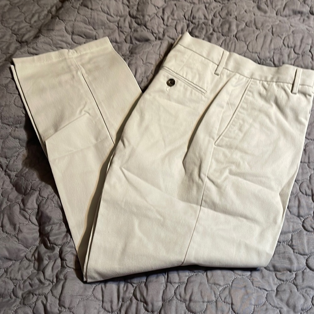 6/$20 NWOT Amazon essentials light khaki pants 35x29